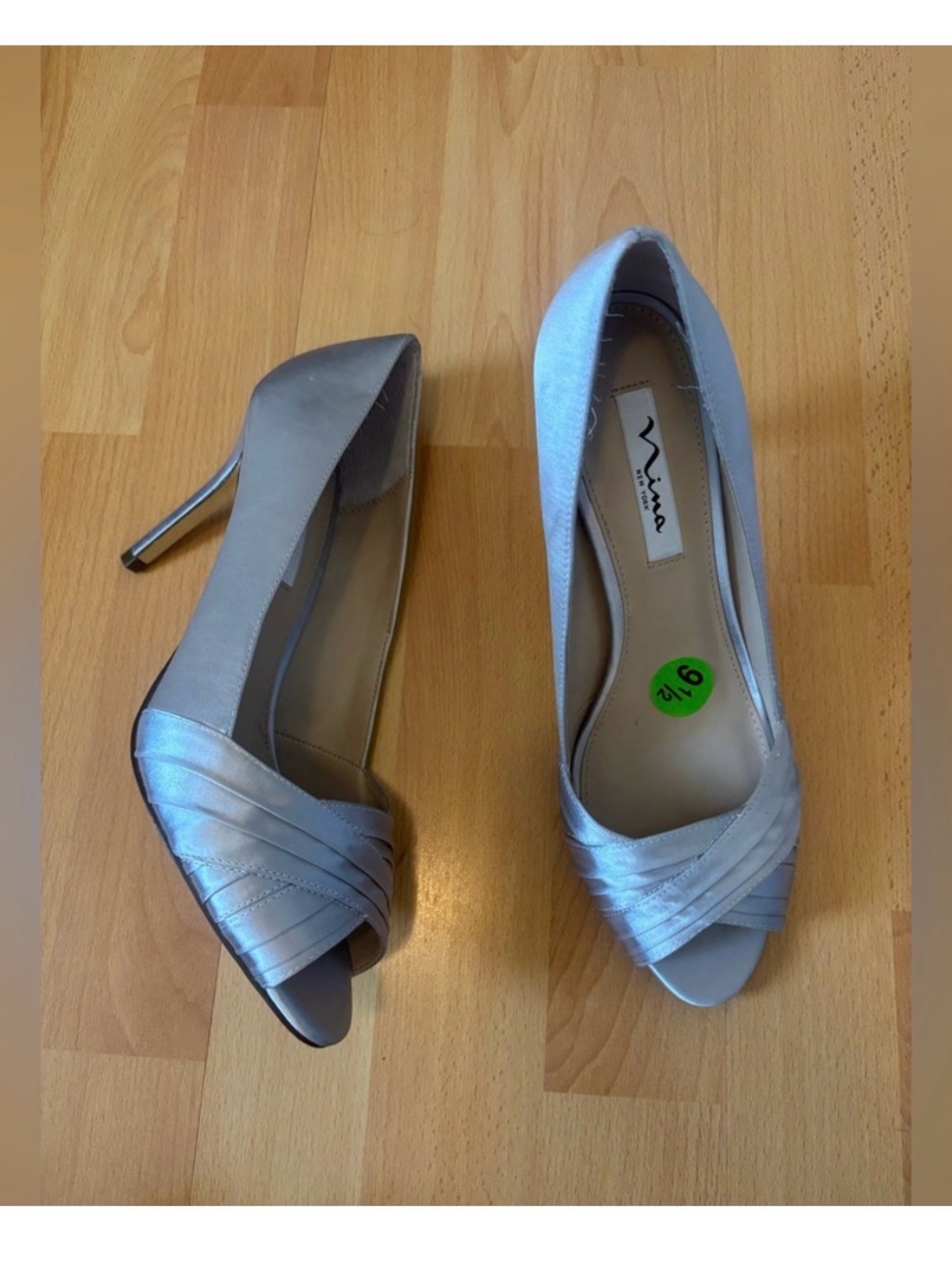 Nina contesa Women's Silver Peep-Toe Heels NEW